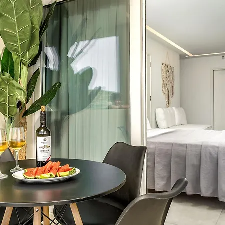 Myzith Luxury מלון קרי