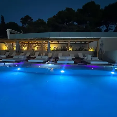 מלון Myzith Luxury