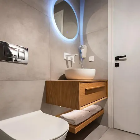 מלון Myzith Luxury