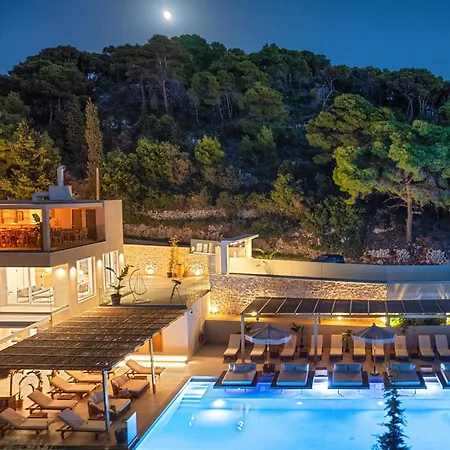 Myzith Luxury Hotel 3*